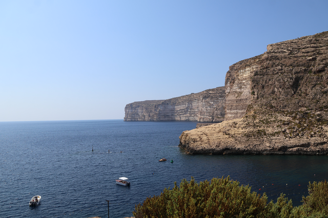 Gozo , ses falaises